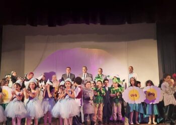 عرضةمسىرحية “فرسان المناخ” بثقافة السويس