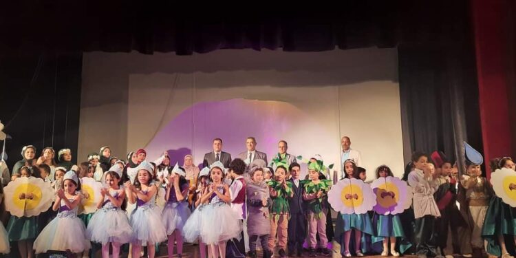 عرضةمسىرحية “فرسان المناخ” بثقافة السويس