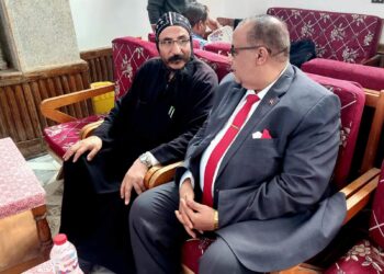 رئيس جامعة الأقصر يزور دير مارجرجس لتهنئة الأخوة الأقباط بالإحتفالات