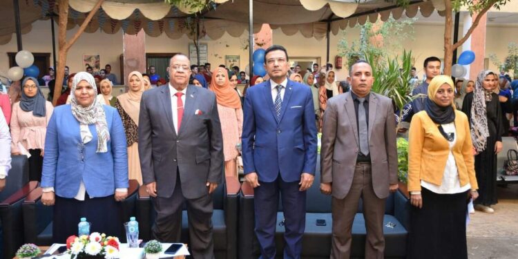 رئيس جامعة الأقصر يشهد حفل استقبال الطلاب الجدد بكلية الالسن للعام الدراسي 2022-2023