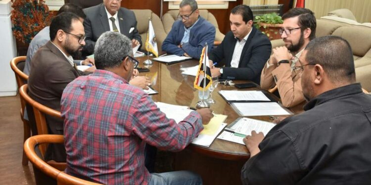 مجلس شئون التعليم والطلاب بجامعة الأقصر يناقش استعداد الكليات لامتحانات الفصل الدراسي الأول