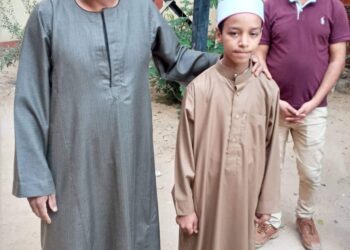 طالب يضرب أروع الأمثلة في الأمانة بعد ان وجد مبلغ مالي وسلمة لإدارة المعهد