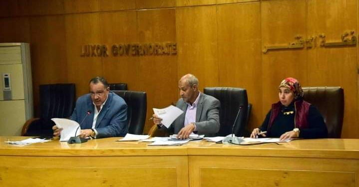 السكرتير العام للأقصر يعقد لقاء اليوم المفتوح لبحث شكاوى المواطنين والعمل على حلها