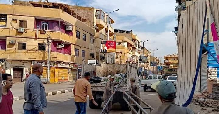 رئيس مدينة الأقصر يقود حملة لإيقاف أعمال إقامة معرض مخالف للقواعد والإجراءات القانونية