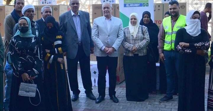 محافظ الأقصر يشهد تسليم 15 عروسة 60 جهاز من مجموعة العربى لدعم غير القادرات