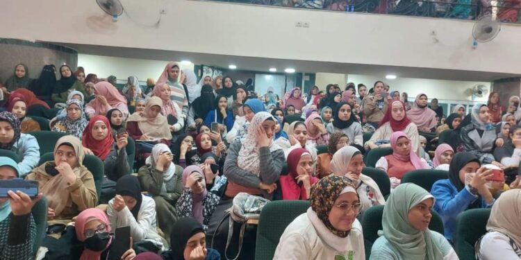 إنطلاق أولي فعاليات القوافل التعليمية للعام العاشر “بالمنيا