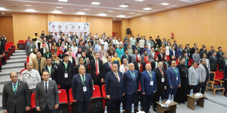 رئيس جامعة الأقصر يشارك بفعاليات الندوة التثقيفية الثالثة لجامعة جنوب الوادي بمدينة الغردقة