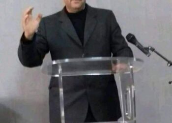 عيناك وطن …