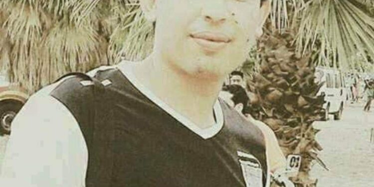 متحزنش وسيبها عليه …