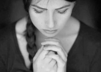 بعود نفسي علي فراقك …