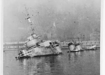 اعرف الصح.. لماذا دمّر الفرنسيون سفنهم الحربية عام 1940