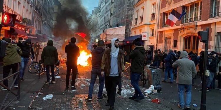 مواجهات تندلع في باريس إثر إحتجاج الأكراد