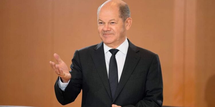 شولتس يقول إن المحادثات مع روسيا بشأن أوكرانيا يجب أن تستمر