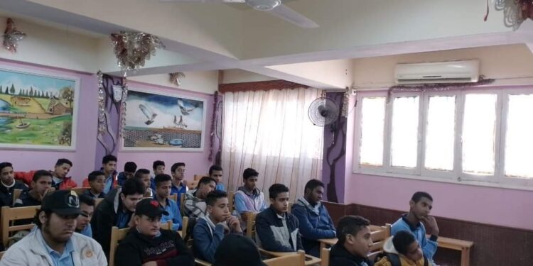 مكافحة الأفكار الهدامة” محاضرة بثقافة السويس…