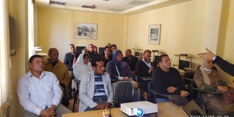 افتتاح البرنامج التدريبي “بناء القدرات ومحو الأمية الرقمية” بقصور الثقافة