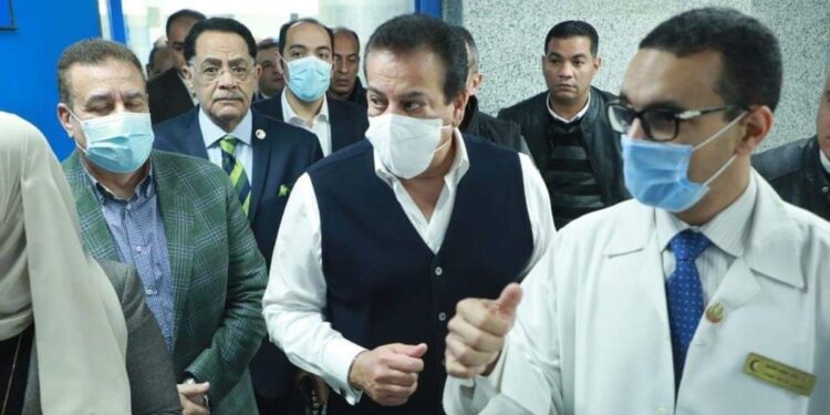 وزير الصحة يتفقد مستشفى الطوارئ داخل شبين الكوم التعليمي