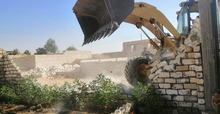 مدينة الطود تزيل عدد حالتين مخالفة تعدى على الشارع العام قد صدر لهم قرار إزالة