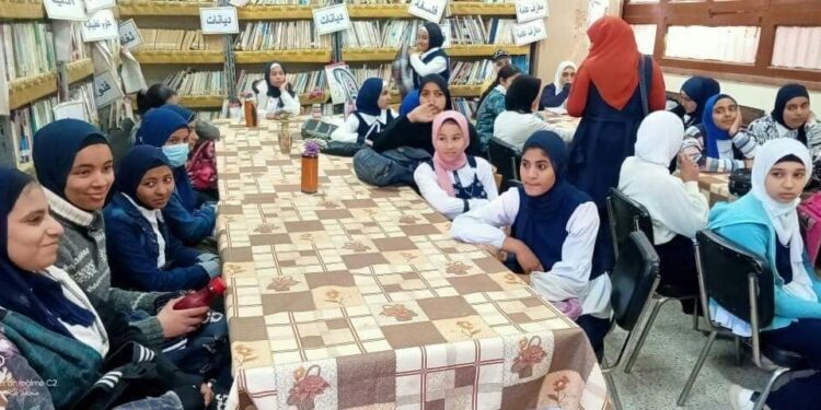 العنف الاسرى ومحمد اليتيم مناقشات وورش فنية بالمنيا.