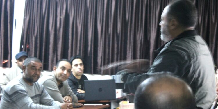 اجتماع مجلس الأباء والمعلمين بمدرسة الوحدة الوطنية الثانوية للبنين