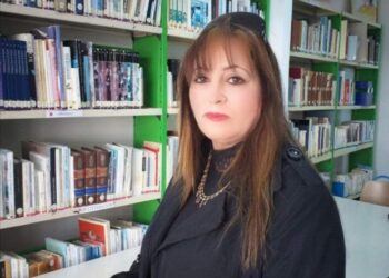 أن تكون شاعراً أو كاتباً