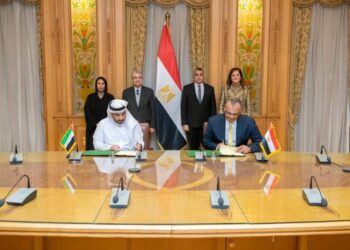 توقيع مذكرة تفاهم بين “حلوان للصناعات غير الحديدية” و”دوكاب” الإماراتية في مجال إنتاج كابلات الجهد المتوسط