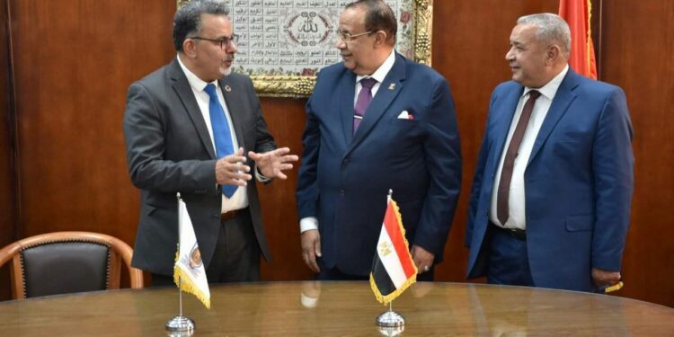 جامعة الأقصر” توقع اتفاقية تعاون مع برنامج “مهنة ومستقبل” للتمكين وتأهيل الشباب