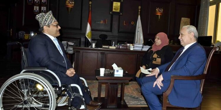 محافظ الأقصر يستقبل سفيردولة نيبال بالقاهرة لبحث سبل التعاون المشترك