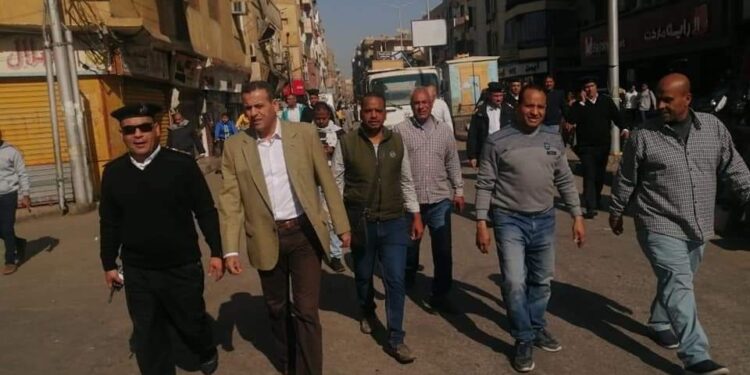 الأجهزة التنفيذية والأمنية بالأقصر تكثف جهودها للحد من الباعة الجائلين