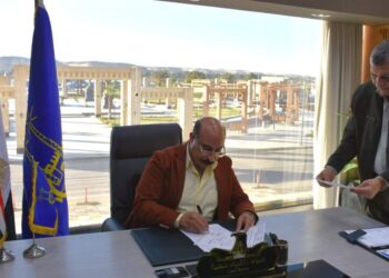 محافظ أسوان يوجه للإستعداد الجيد لإنطلاق إمتحانات الفصل الدراسى الأول