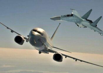 طائرة عسكرية أمريكية تتجنب بصعوبة الاصطدام بمقاتلة صينية