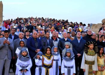 محافظ الأقصر يشهد احتفالية تعامد الشمس على المحور الرئيسي لمعبد الكرنك