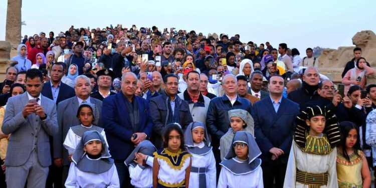 محافظ الأقصر يشهد احتفالية تعامد الشمس على المحور الرئيسي لمعبد الكرنك
