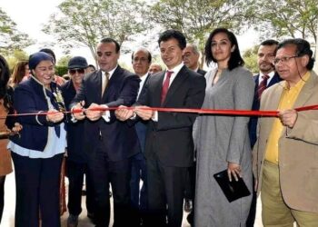 محافظ الأقصر يتفقد فرع هايير المصرية لمتابعة توافر السلع الغذائية والاستراتيجية الهامة