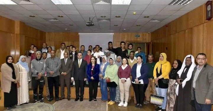 نائب محافظ الأقصر “يستقبل السفيرة نائلة جبر رئيس اللجنة الوطنية التنسيقية لمكافحة ومنع الهجرة غير الشرعية