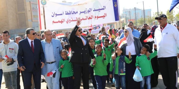 فى إطار الاحتفال باليوم العالمي لذوى الهمم محافظ أسوان يشهد إحتفالية مدارس التربية الخاصة