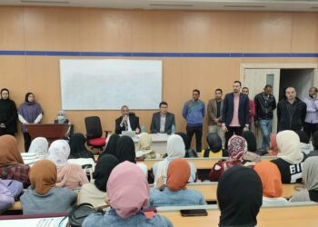 رئيس جامعة طيبة التكنولوجية يعقد لقاء نقاشيا موسعاً مع الطلاب إستعداداً للإمتحانات