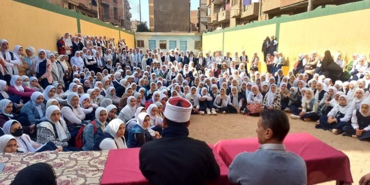 ندوات ثقافية ومناقشات كتب بثقافة المنوفية