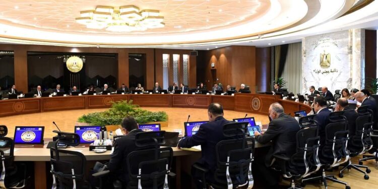 رئيس الوزراء: أغلب الأخبار على السوشيال ميديا موجهة لضرب الإقتصاد المصرى