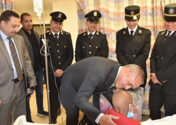 وفد حقوق الإنسان بوزارة الداخلية يدعم مرضي مستشفى شفاء الأورمان بالأقصر