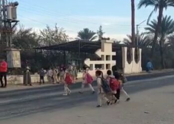 اطفال قرية السلام بارمنت ينتظرون الموت والطريق ينذر بكارثة جديده.