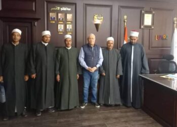 وفدوعظ الأقصر  الأزهرية يلتقي المحافظ والمستشار العسكري ويؤكدون توعية المواطنين مهمتناالاساسية