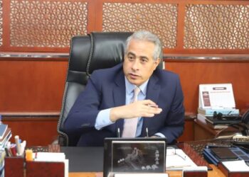 “القوى العاملة”:عجلات الإنتاج تعود للعمل في 3 شركات خاصة بالشرقية