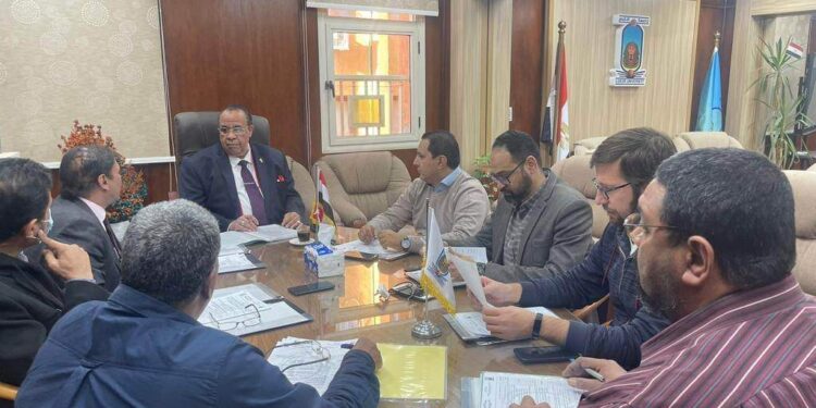 شئون التعليم والطلاب” بجامعة الأقصر يناقش الإستعدادات لإمتحانات الفصل الدراسي الأول