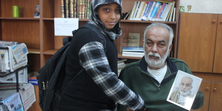 تكريم مدير مدرسة خالد بن الوليد الأعدادية للبنين