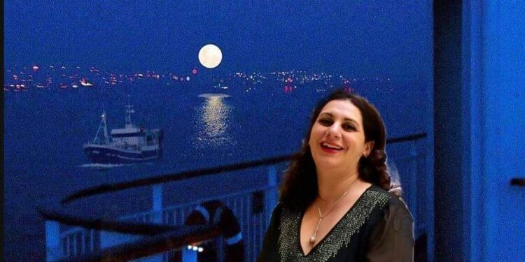 منذ زمن و أنا هنا