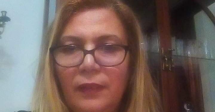 سائرة في آلْمدى تبغي آلصّفاء