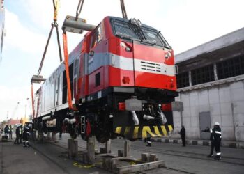 وزير النقل يعلن وصول أول جرار أمريكى جديد إلى ميناء الإسكندرية