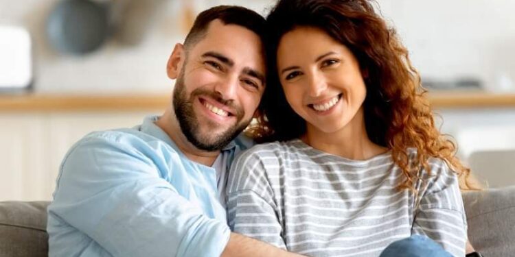 4 عادات مميزة يتمتع بها الأشخاص السعداء