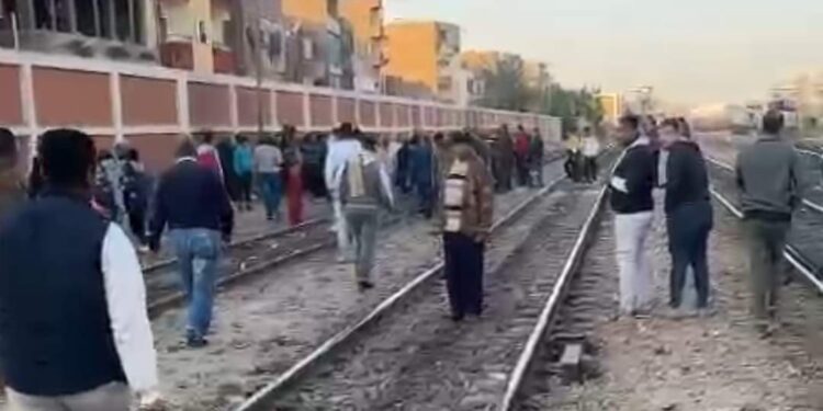 مصرع سيدة دهساً أسفل عجلات القطار بالأقصر