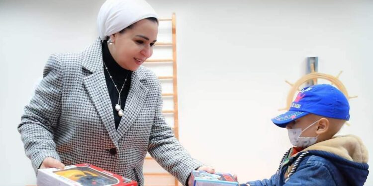 قرينة الرئيس تزور مستشفي شفاء الأورمان لعلاج سرطان الأطفال بالمجان بالأقصر